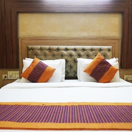 Hotel Classic New Delhi Eksteriør billede