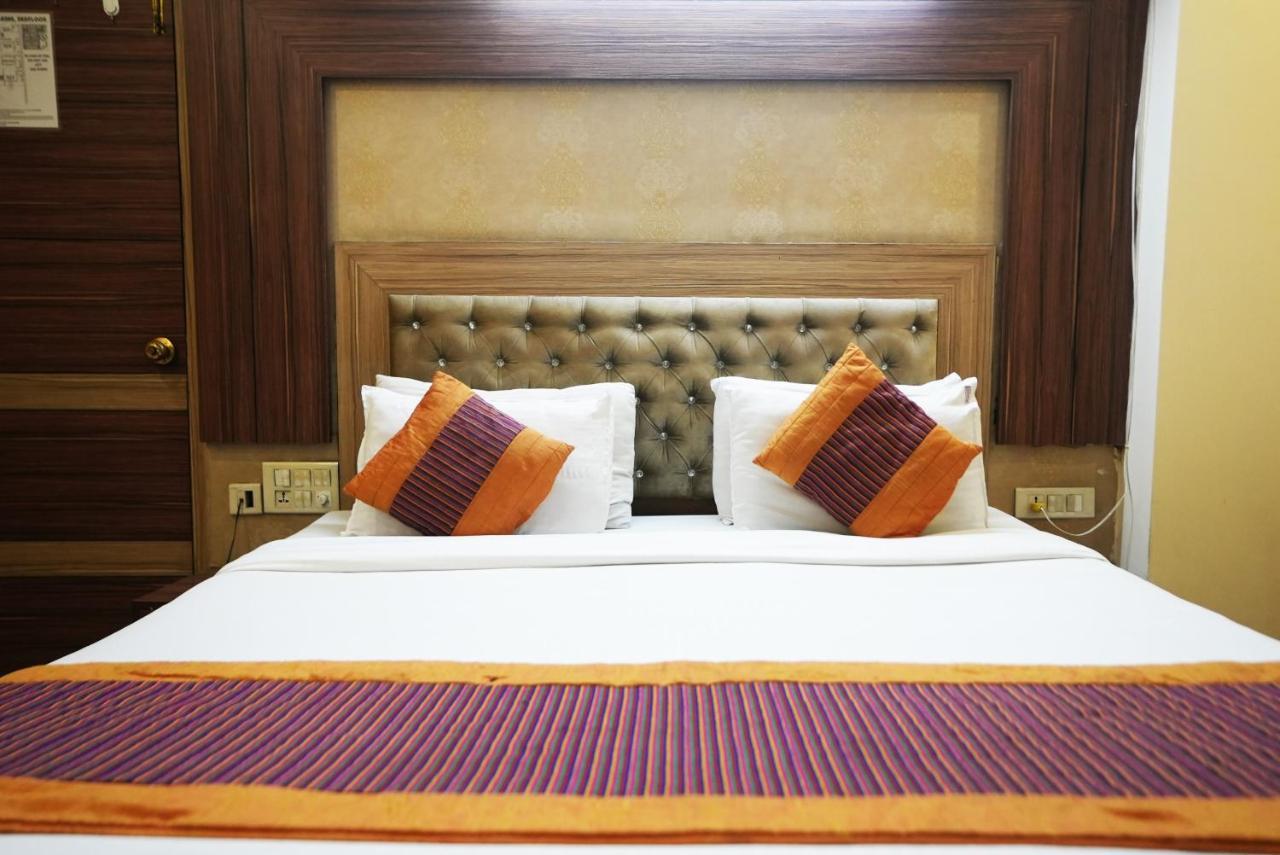 Hotel Classic New Delhi Eksteriør billede